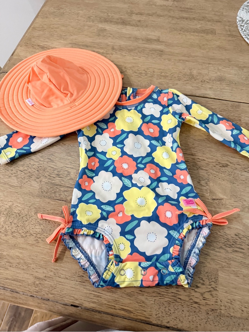 Rufflebutts rash guard set 6/12